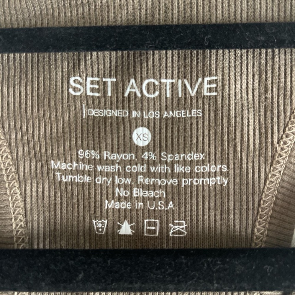 Set Active Tank Top - Picture 2 of 2